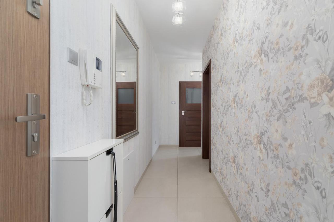 Krakow Blonia Apartment With Balcony By Noclegi Renters Luaran gambar